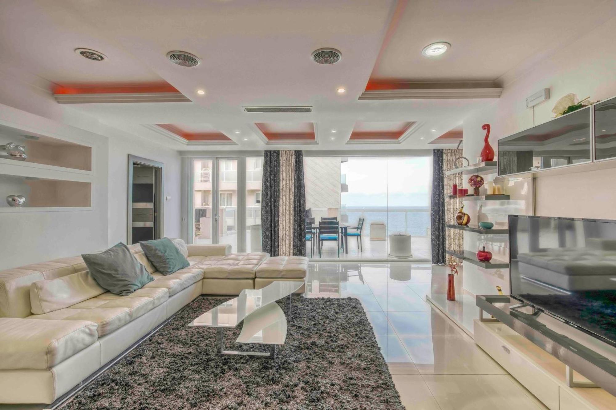 Oceanfront 3br Penthouse Luxury & Views In Apartamento