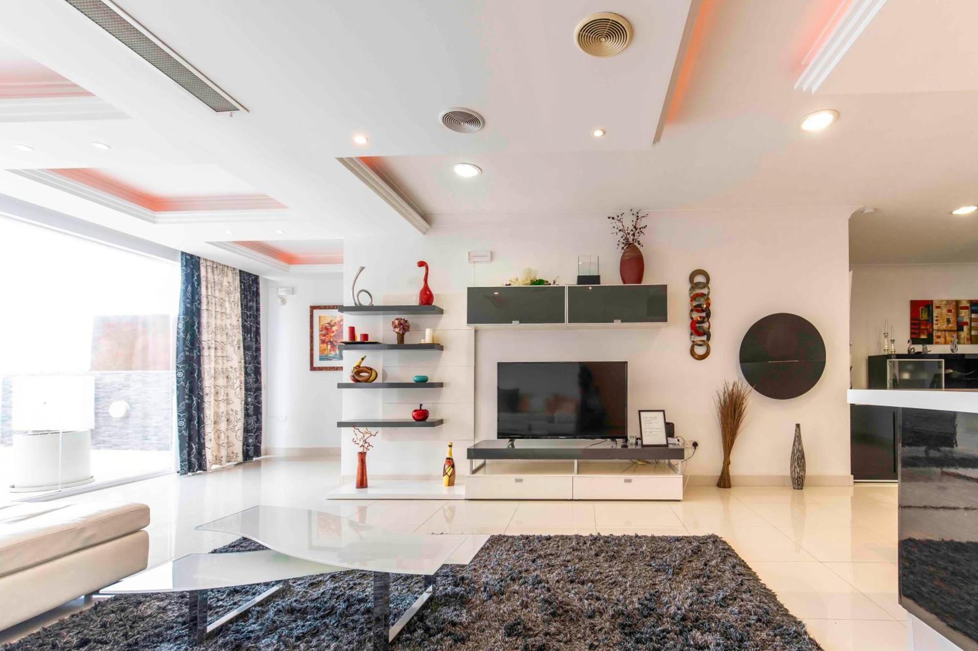 Oceanfront 3br Penthouse Luxury & Views In